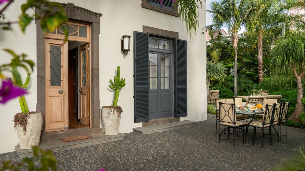 Eden Funchal by LovelyStay