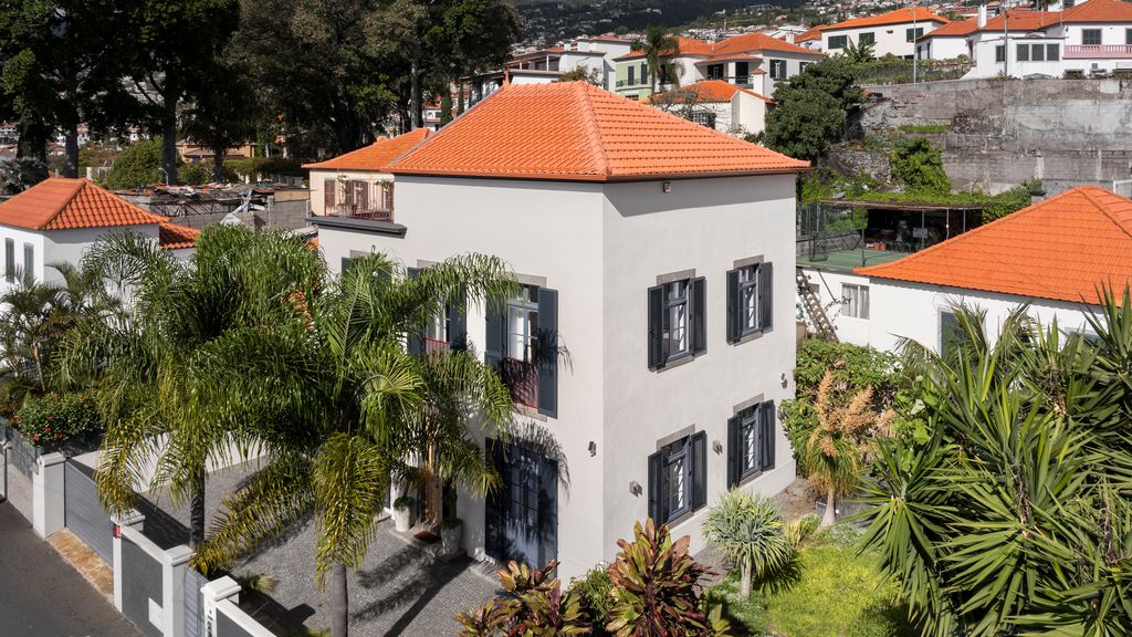 Eden Funchal by LovelyStay