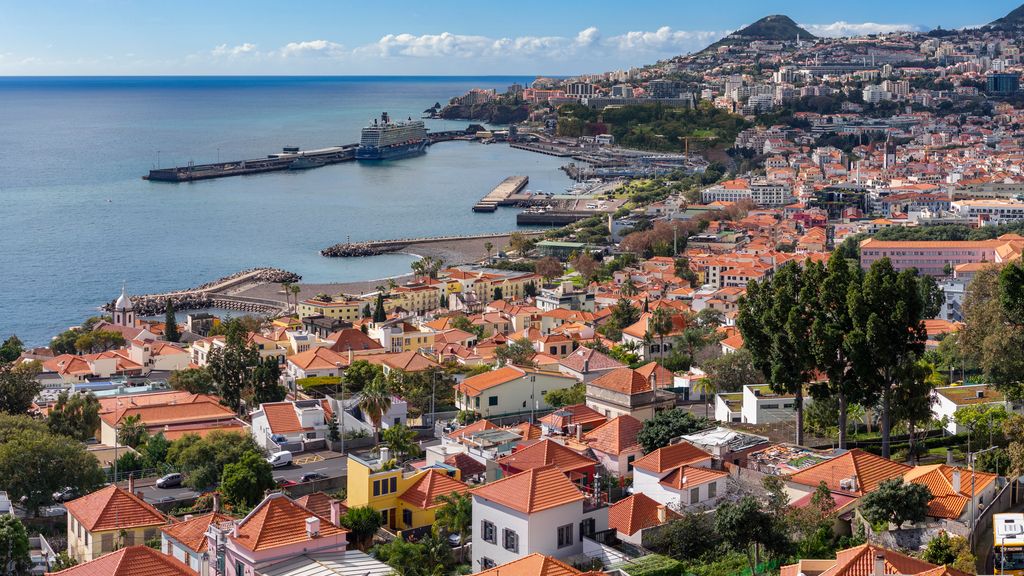 Eden Funchal by LovelyStay