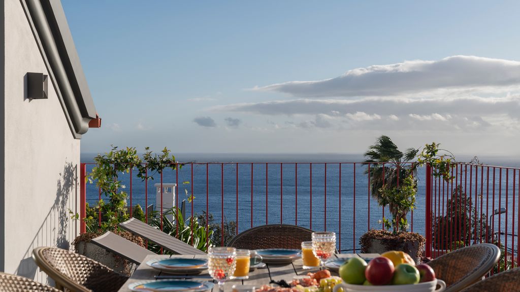 Eden Funchal by LovelyStay