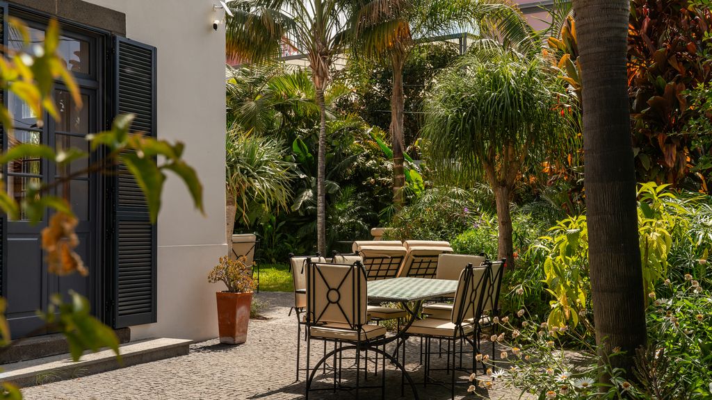 Eden Funchal by LovelyStay