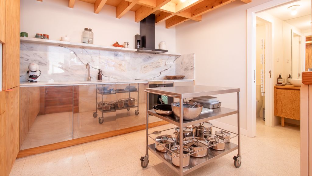 Chic Campanhã Home w/ Free Parking by LovelyStay