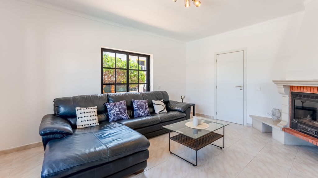 Stylish 3 BDR Retreat w/Pool by LovelyStay