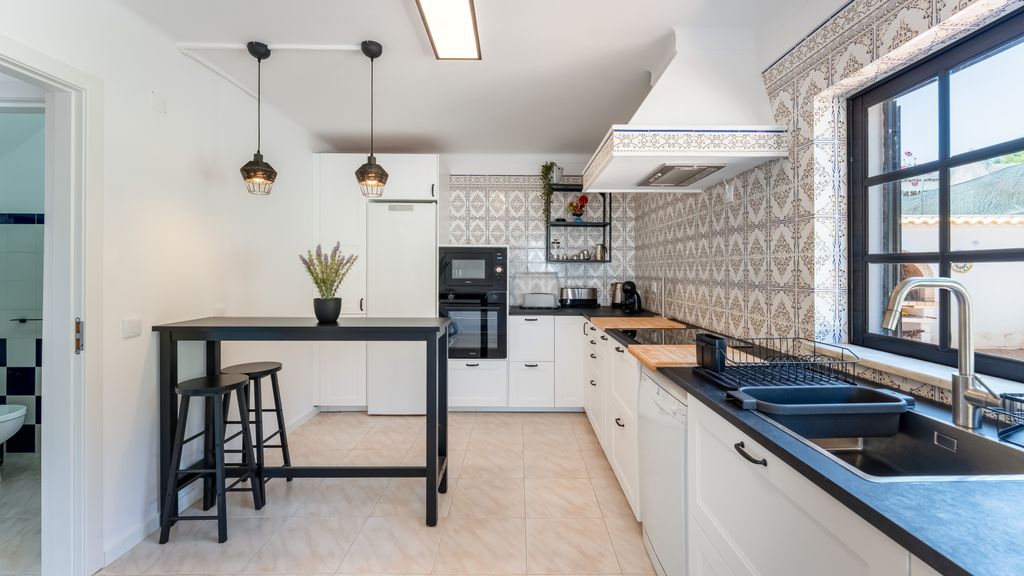 Stylish 3 BDR Retreat w/Pool by LovelyStay