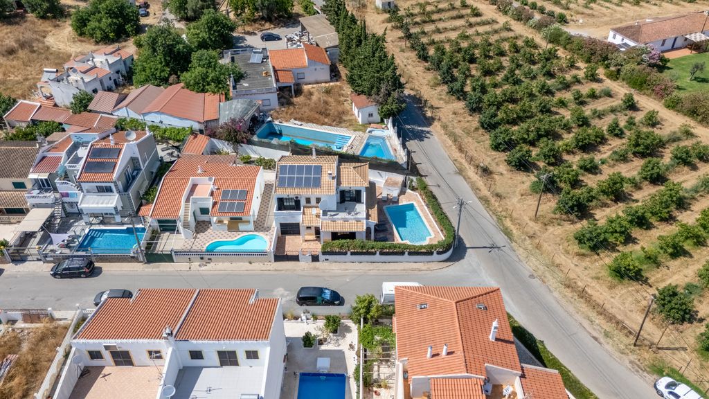 Stylish 3 BDR Retreat w/Pool by LovelyStay