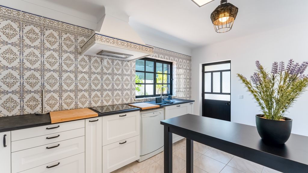 Stylish 3 BDR Retreat w/Pool by LovelyStay