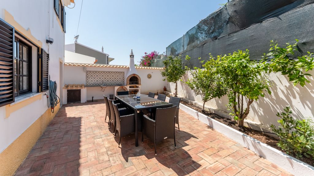 Stylish 3 BDR Retreat w/Pool by LovelyStay