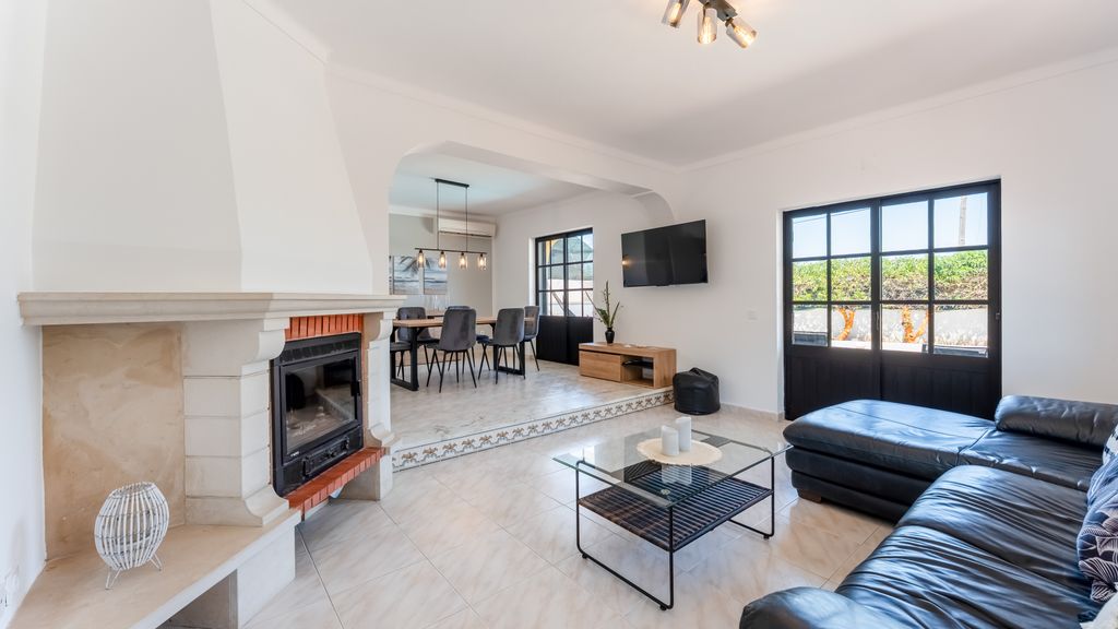 Stylish 3 BDR Retreat w/Pool by LovelyStay