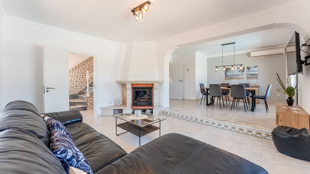 Stylish 3 BDR Retreat w/Pool by LovelyStay