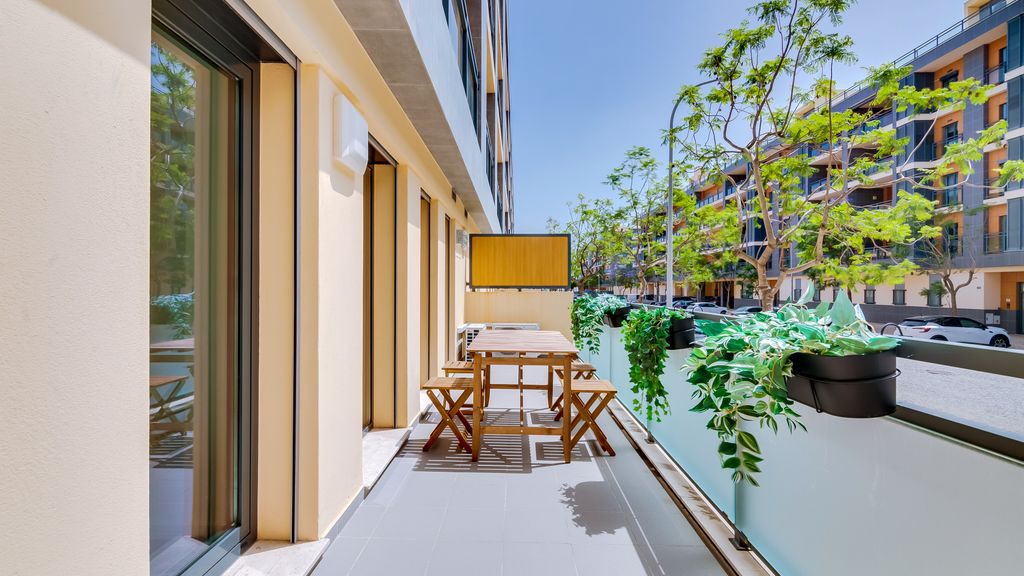 Modern 1BDR Flat w/Pool in Marina by LovelyStay