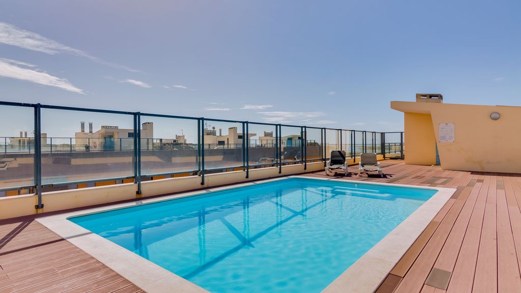 Modern 1BDR Flat w/Pool in Marina by LovelyStay