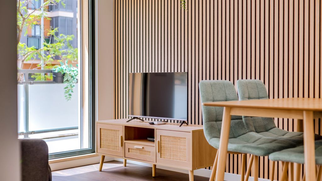 Modern 1BDR Flat w/Pool in Marina by LovelyStay