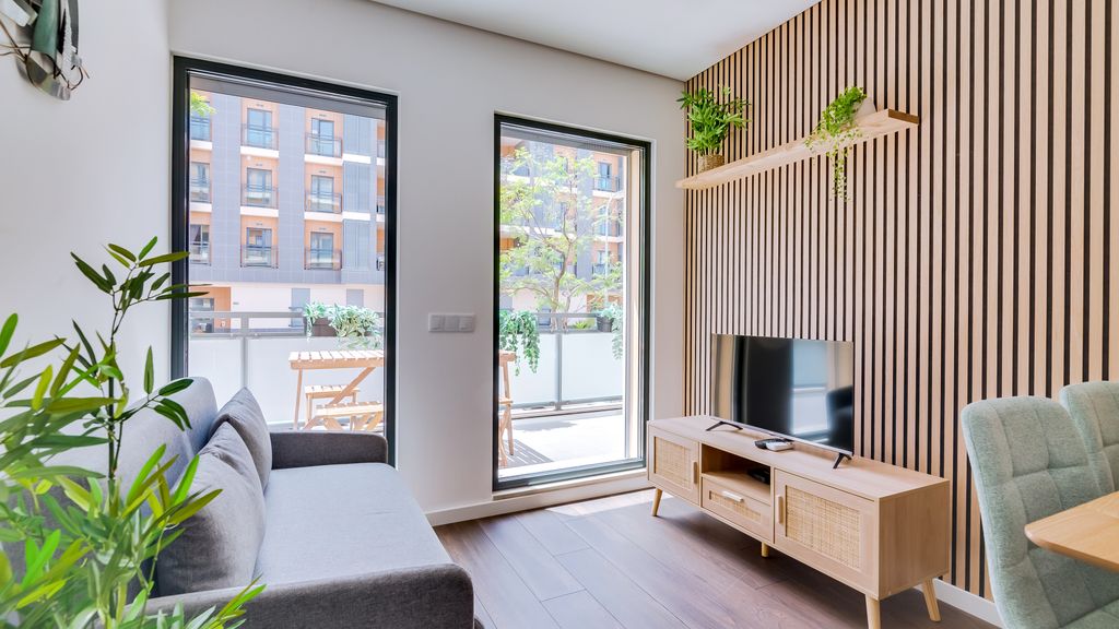 Modern 1BDR Flat w/Pool in Marina by LovelyStay