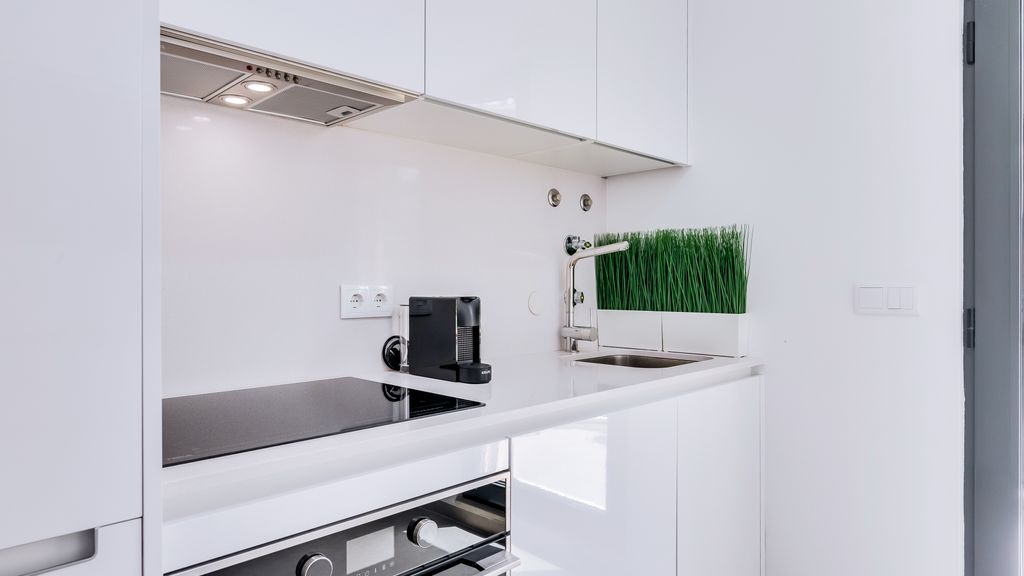 Modern 1BDR Flat w/Pool in Marina by LovelyStay