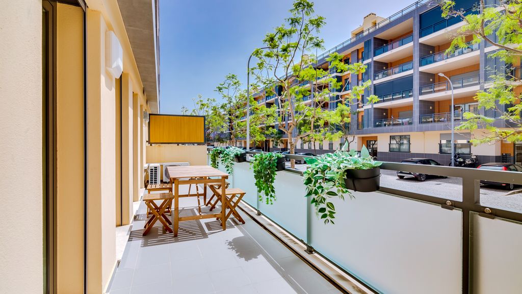 Modern 1BDR Flat w/Pool in Marina by LovelyStay