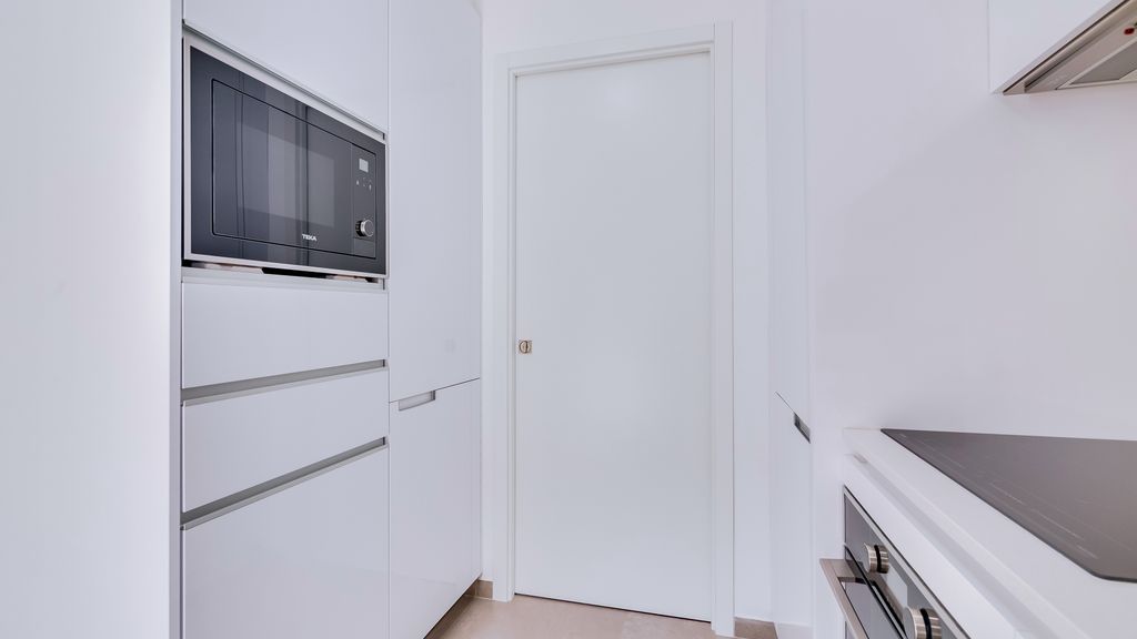 Modern 1BDR Flat w/Pool in Marina by LovelyStay