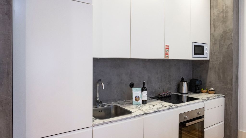 Allderman Apartment - Almada 1º T by LovelyStay