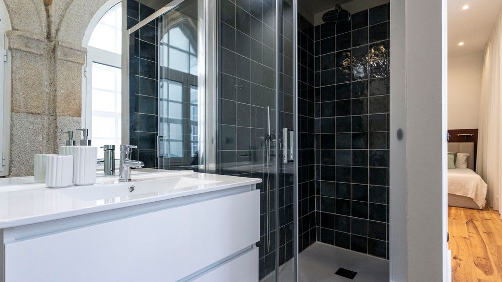 Allderman Apartment - Almada 1º T by LovelyStay
