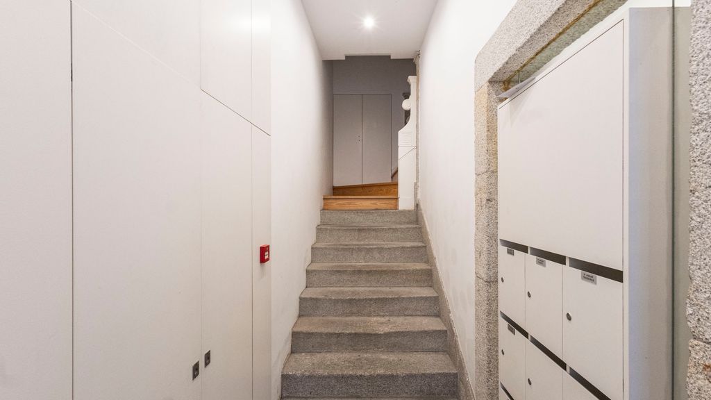 Allderman Apartment - Almada 1º T by LovelyStay