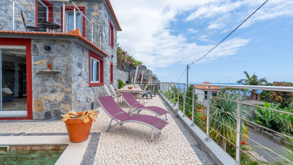 Fajã Stone House by LovelyStay