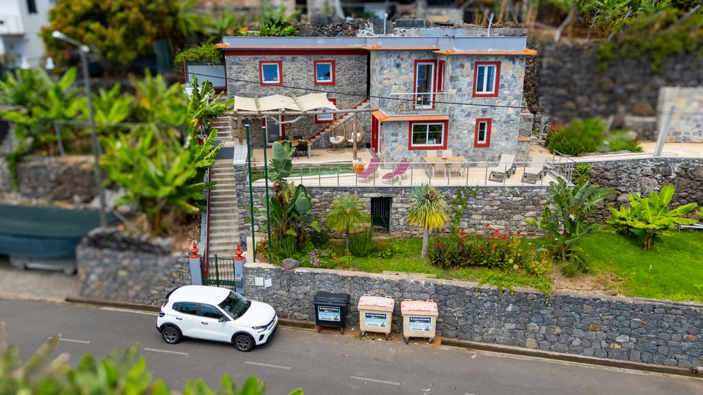 Fajã Stone House by LovelyStay