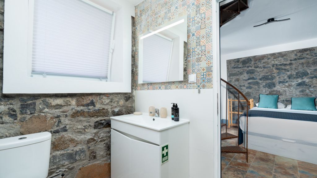 Fajã Stone House by LovelyStay