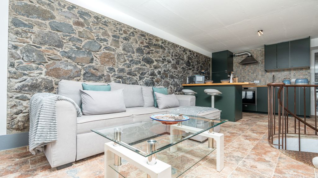Fajã Stone House by LovelyStay