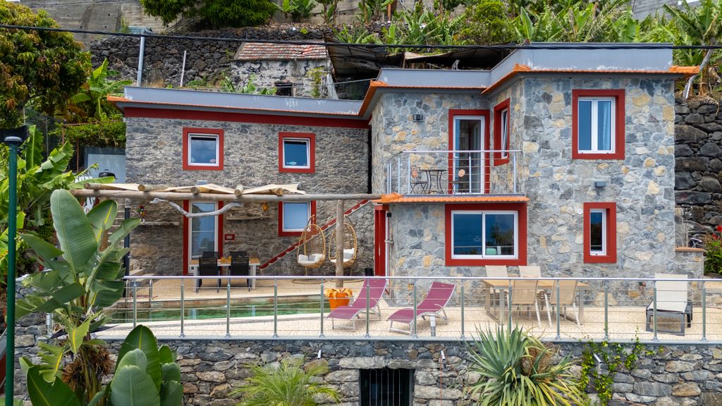 Fajã Stone House by LovelyStay