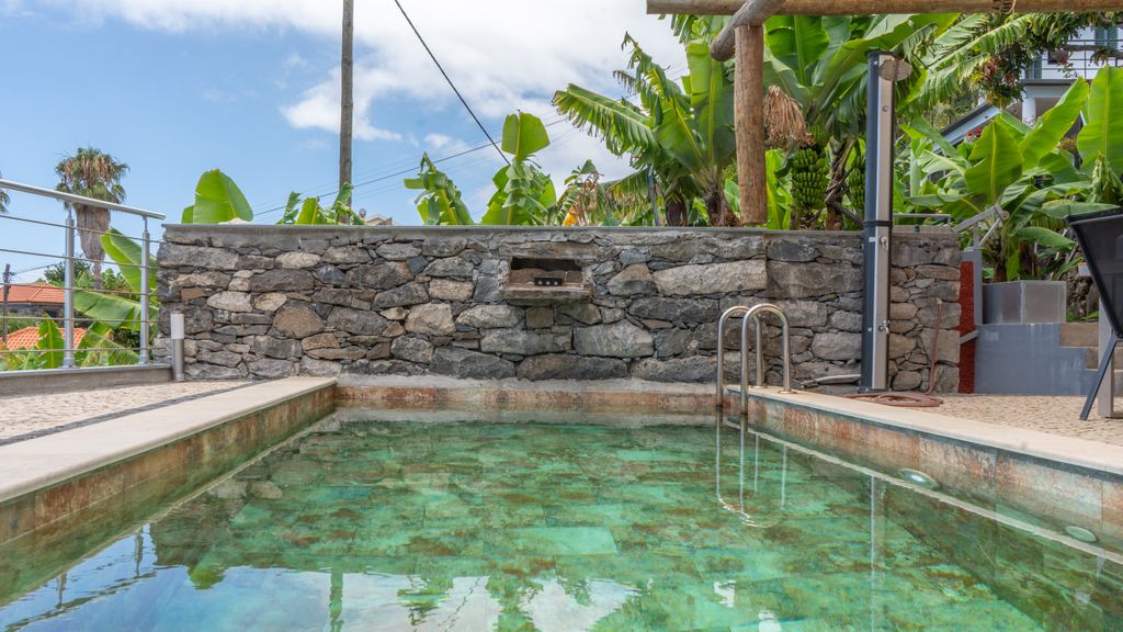 Fajã Stone House by LovelyStay