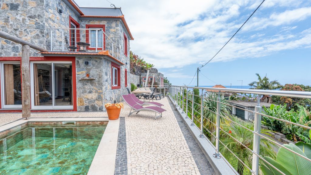 Fajã Stone House by LovelyStay