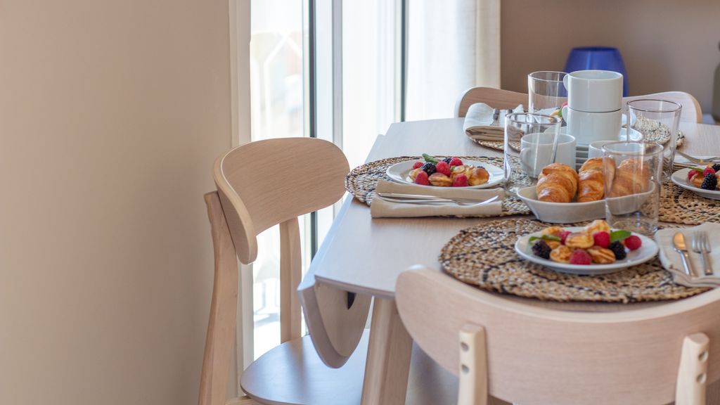 Cozy 1BR Beachside Apartment by LovelyStay
