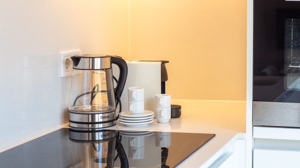 Cozy 1BR Beachside Apartment by LovelyStay