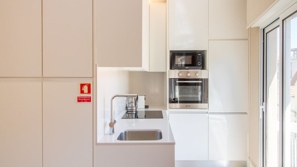 Cozy 1BR Beachside Apartment by LovelyStay