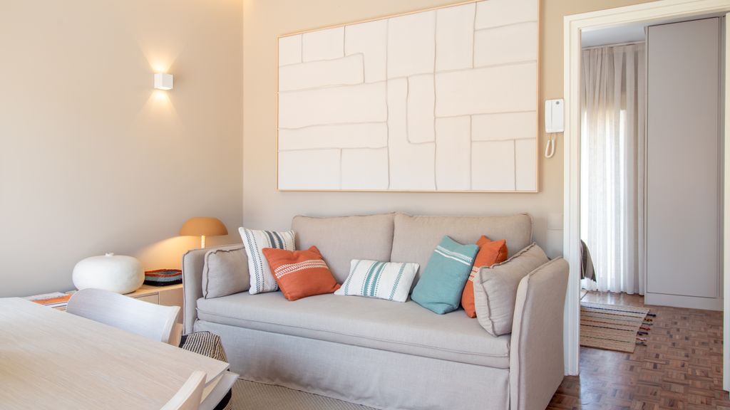 Cozy 1BR Beachside Apartment by LovelyStay