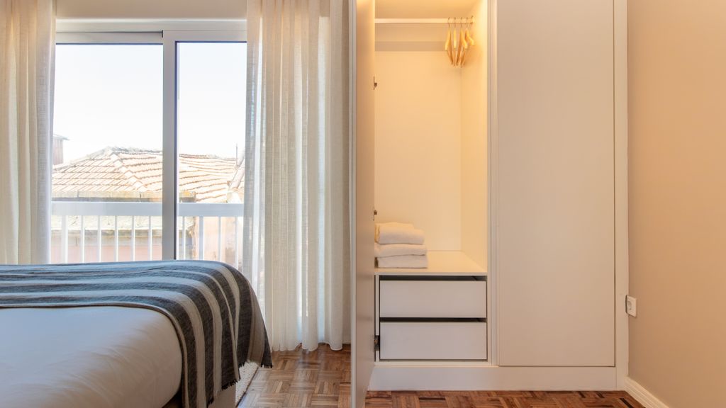 Cozy 1BR Beachside Apartment by LovelyStay