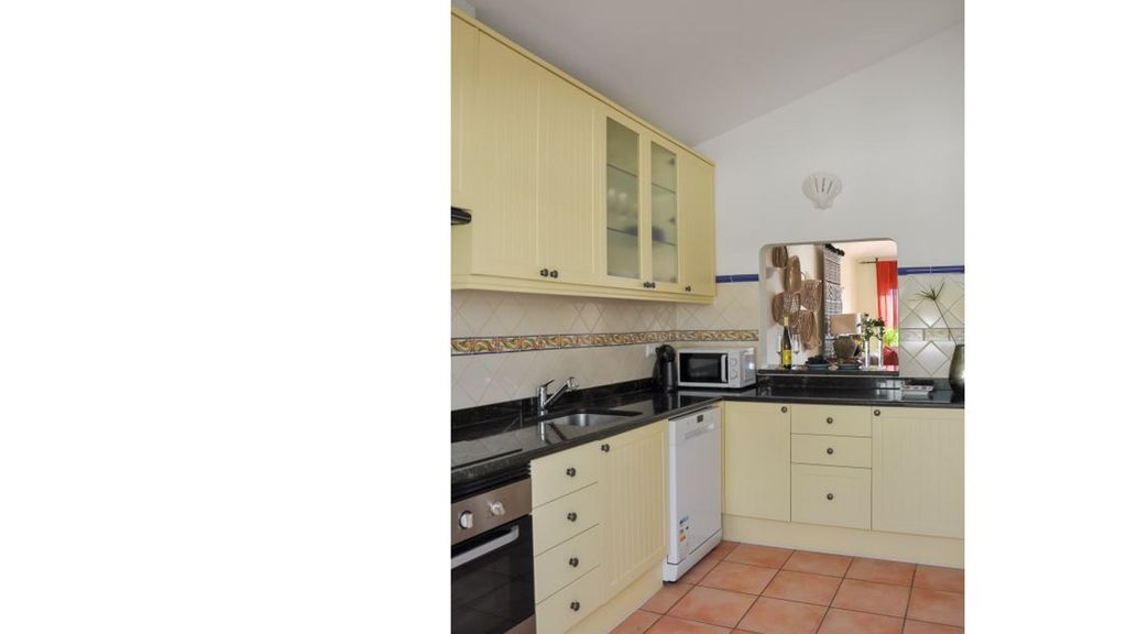 2BDR Townhouse Duplex with Pool by LovelyStay