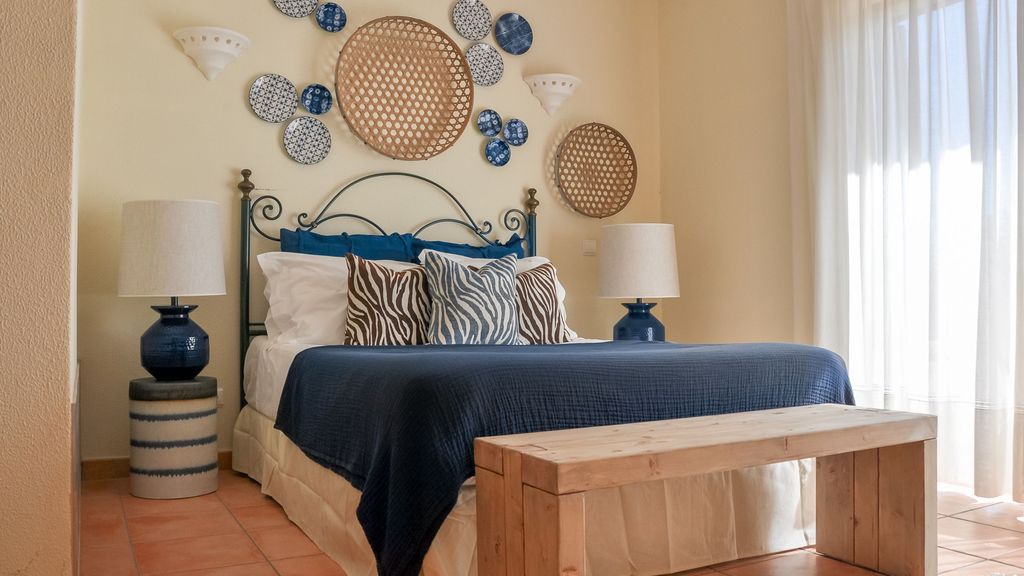 2BDR Townhouse Duplex with Pool by LovelyStay
