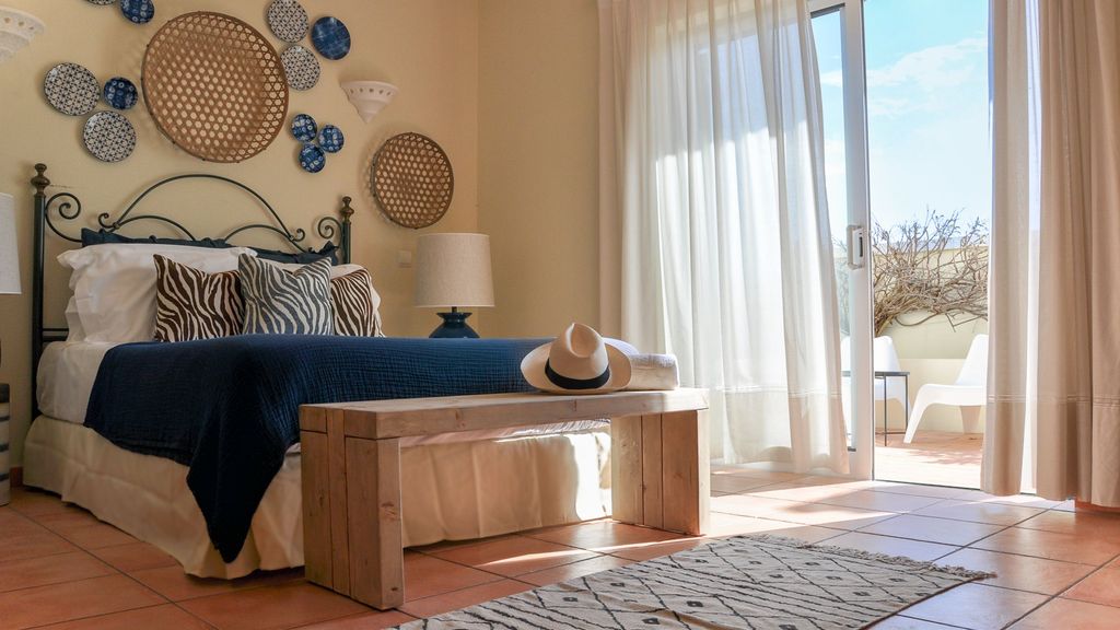2BDR Townhouse Duplex with Pool by LovelyStay