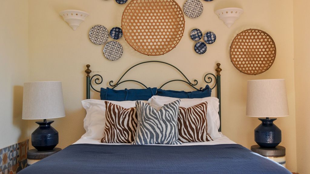 2BDR Townhouse Duplex with Pool by LovelyStay