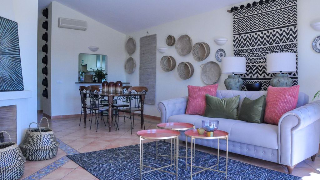 2BDR Townhouse Duplex with Pool by LovelyStay