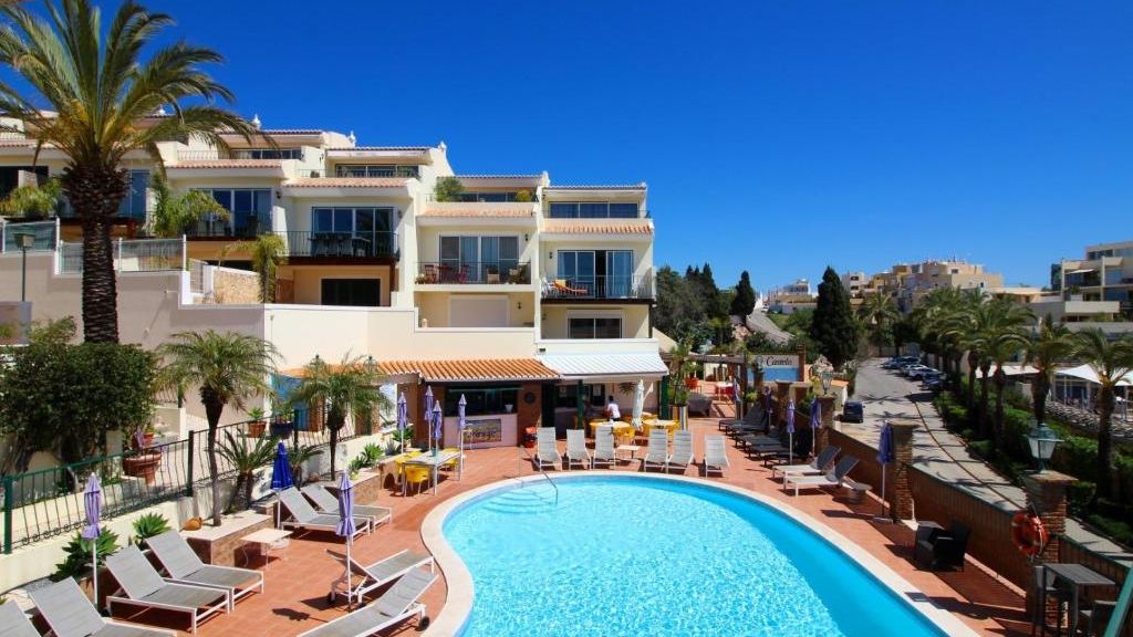 2BDR Townhouse Duplex with Pool by LovelyStay