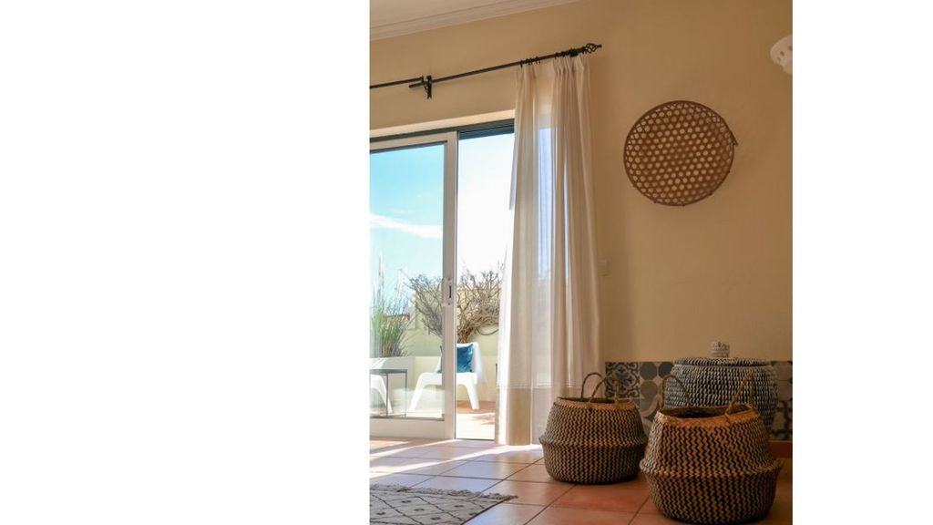 2BDR Townhouse Duplex with Pool by LovelyStay