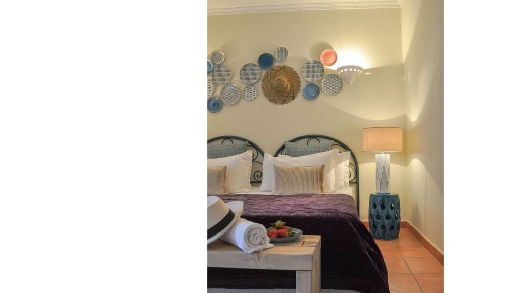 2BDR Townhouse Duplex with Pool by LovelyStay