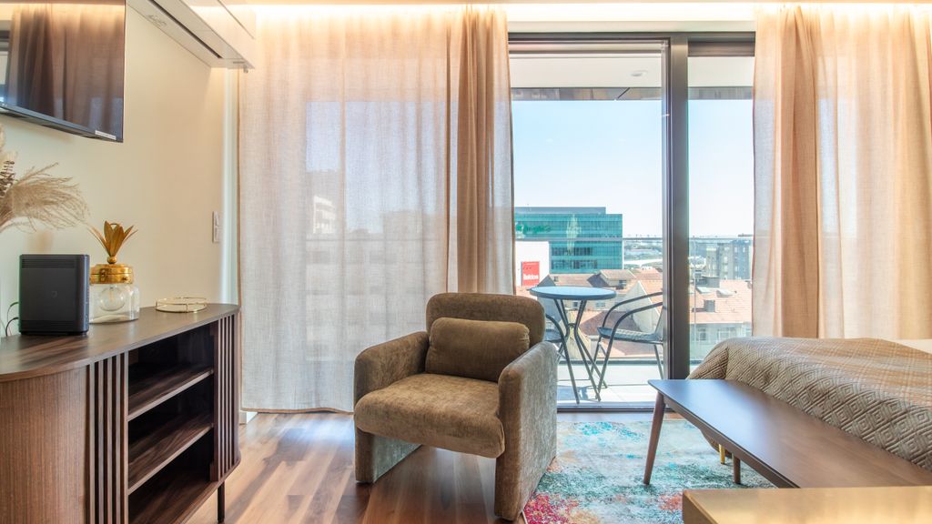 Chic Studio Near Metro & Shopping by LovelyStay