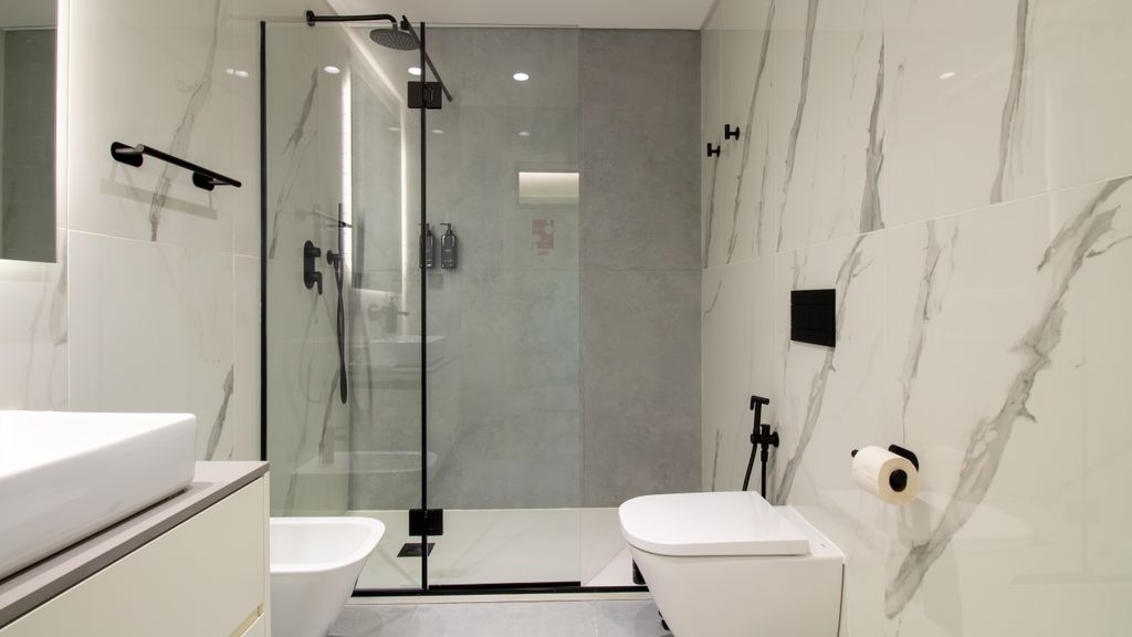 Chic Studio Near Metro & Shopping by LovelyStay