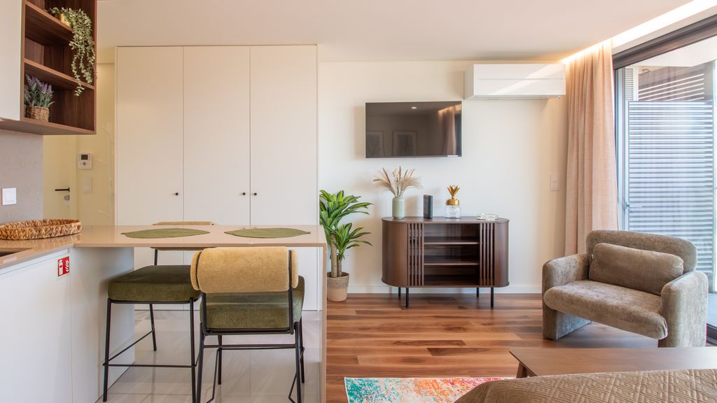 Chic Studio Near Metro & Shopping by LovelyStay