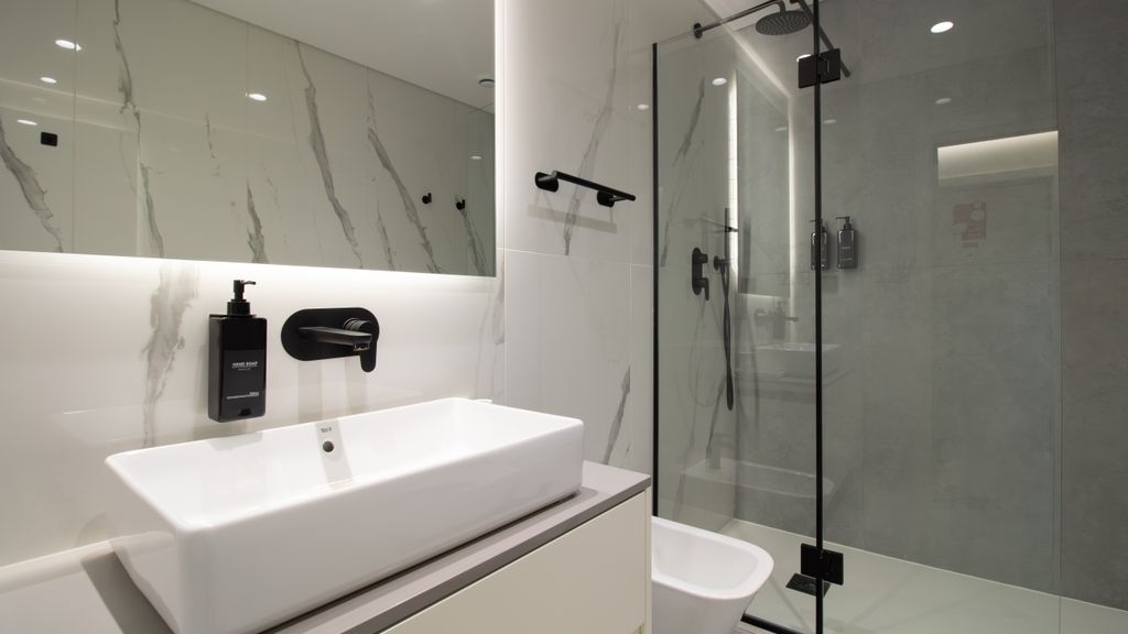 Chic Studio Near Metro & Shopping by LovelyStay