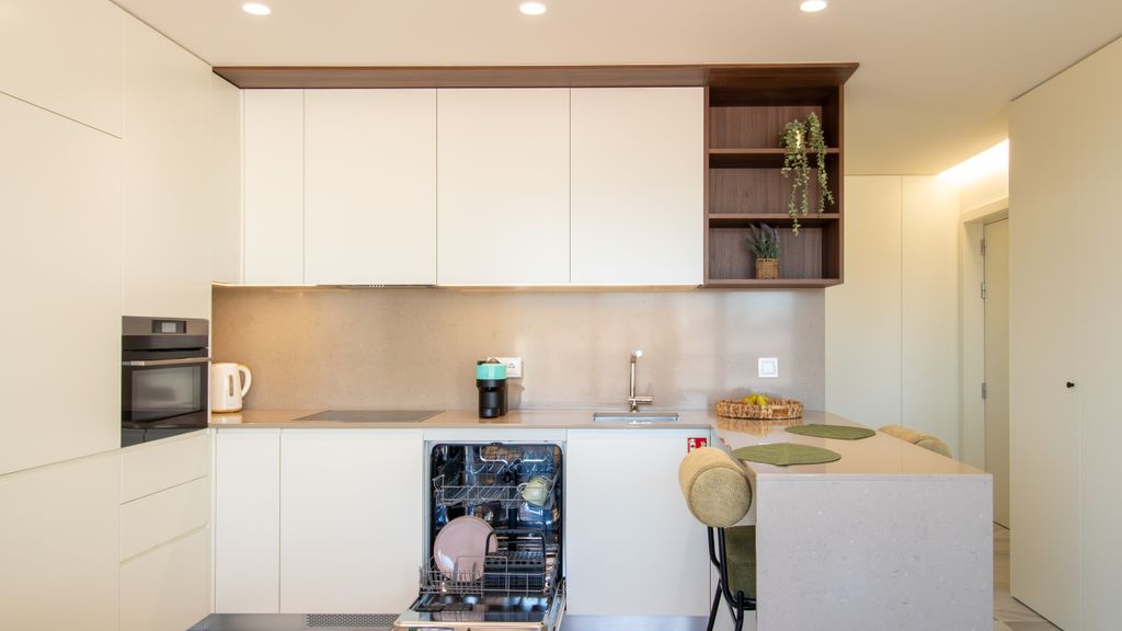 Chic Studio Near Metro & Shopping by LovelyStay