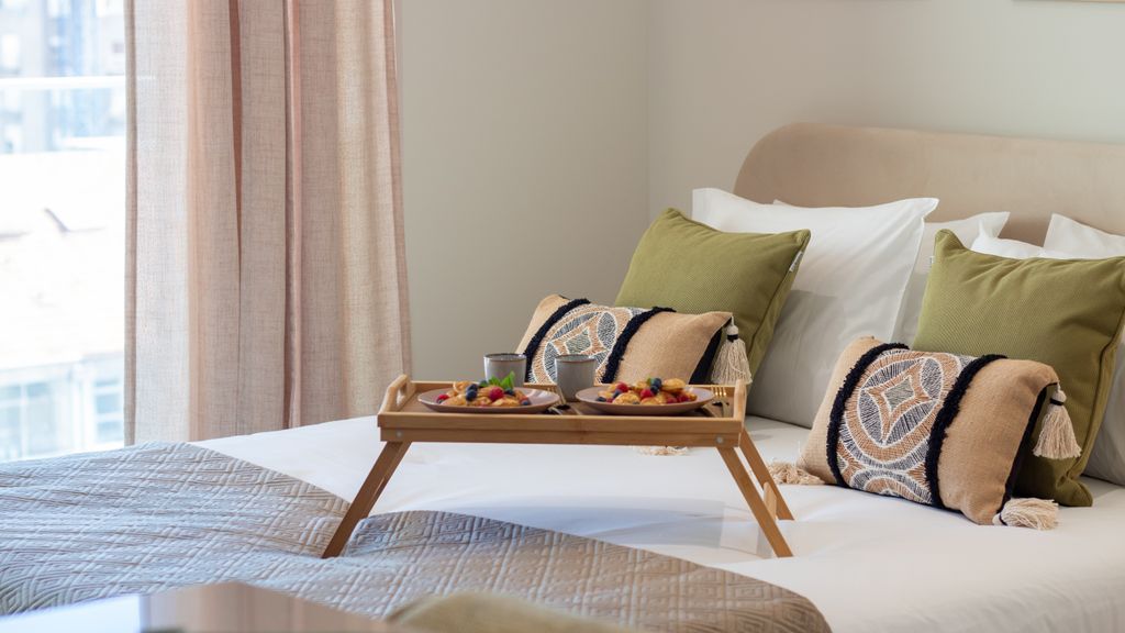 Chic Studio Near Metro & Shopping by LovelyStay