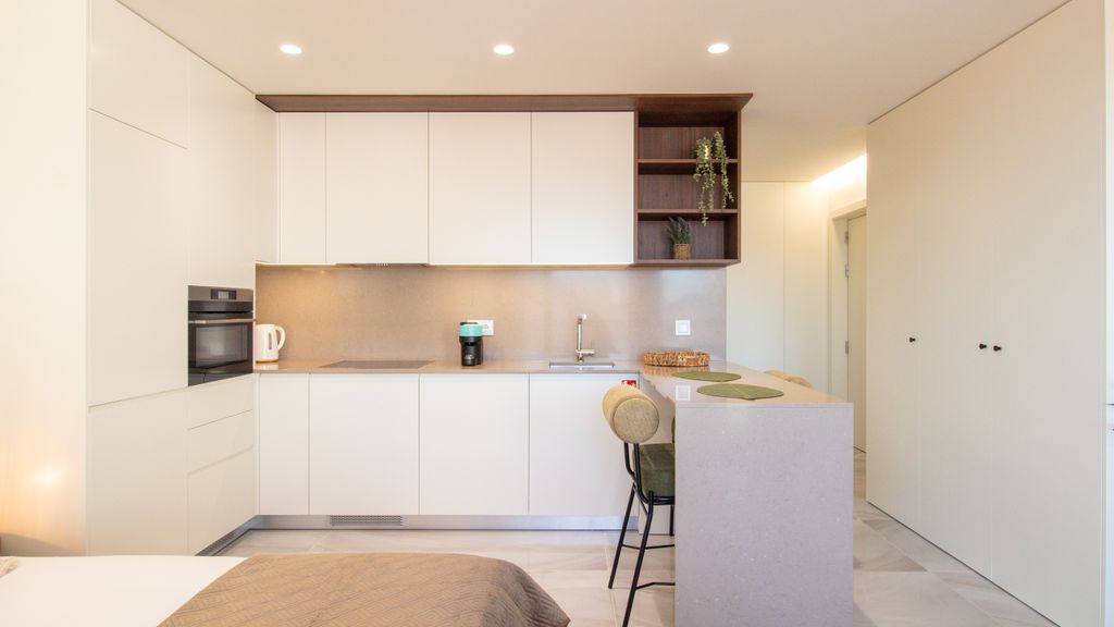 Chic Studio Near Metro & Shopping by LovelyStay